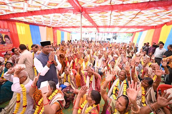 संस्थापक सदस्य स्व. कैलाश सारंग की पुण्यतिथि पर मना मातृ-पितृ भक्ति दिवस संस्थापक सदस्य स्व. कैलाश सारंग की पुण्यतिथि पर मना मातृ-पितृ भक्ति दिवस