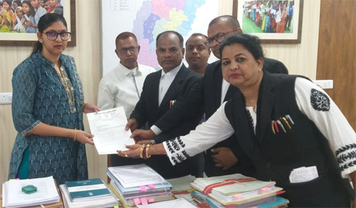 निर्वाचन आयोग के पास शिकायत लेकर पहुंचा कांग्रेस प्रतिनिधिमंडल निर्वाचन आयोग के पास शिकायत लेकर पहुंचा कांग्रेस प्रतिनिधिमंडल