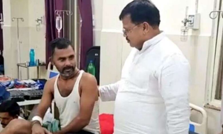 मध्य रात्रि सिविल अस्पताल हजीरा का निरीक्षण करने पहुंचे ऊर्जा मंत्री तोमर मध्य रात्रि सिविल अस्पताल हजीरा का निरीक्षण करने पहुंचे ऊर्जा मंत्री तोमर