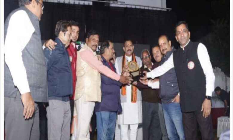 छत्तीसगढ़ चेंबर आफ कॉमर्स ने किया दीपावली मिलन समारोह का आयोजन, स्वास्थ्य मंत्री श्याम बिहारी जायसवाल के मुख्य आतिथ्य में हुआ सम्पन्न छत्तीसगढ़ चेंबर आफ कॉमर्स ने किया दीपावली मिलन समारोह का आयोजन, स्वास्थ्य मंत्री श्याम बिहारी जायसवाल के मुख्य आतिथ्य में हुआ सम्पन्न