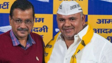 कांग्रेस को झटका, आप के हुए शौकीन, केजरीवाल ने किया स्वागत  