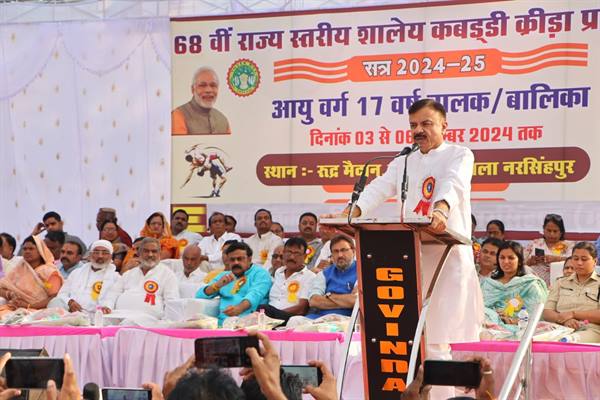 बच्चे पढ़ाई के साथ खेलों में भी करें श्रेष्ठ प्रदर्शन बच्चे पढ़ाई के साथ खेलों में भी करें श्रेष्ठ प्रदर्शन