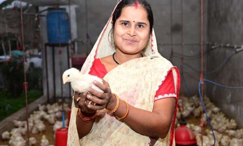 गांव कठिया की नागेश्वरी जो कभी थी हाउस वाईफ, अब है लखपति दीदी भी गांव कठिया की नागेश्वरी जो कभी थी हाउस वाईफ, अब है लखपति दीदी भी