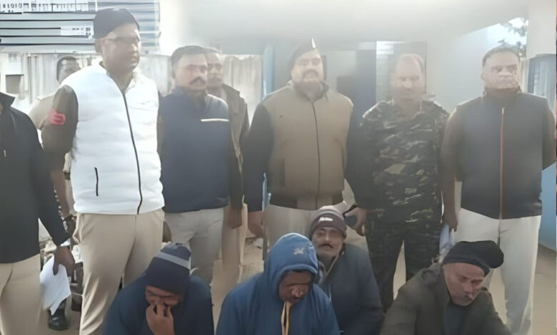 नाबालिग छात्रा के साथ दुष्कर्म के 4 आरोपी गिरफ्तार, 3 शिक्षकों सहित 1 वनकर्मी ने छात्रा की अस्मत को किया तार-तार नाबालिग छात्रा के साथ दुष्कर्म के 4 आरोपी गिरफ्तार, 3 शिक्षकों सहित 1 वनकर्मी ने छात्रा की अस्मत को किया तार-तार