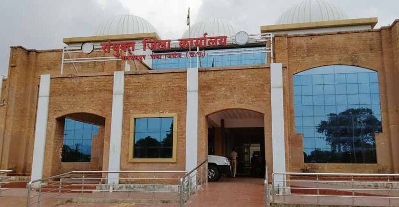 जमीन के बनाया फर्जी दस्तावेज: कलेक्टर ने दिए दस लोगों के खिलाफ मामला दर्ज करने के निर्देश जमीन के बनाया फर्जी दस्तावेज: कलेक्टर ने दिए दस लोगों के खिलाफ मामला दर्ज करने के निर्देश