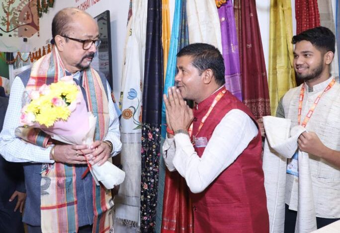 छत्तीसगढ़ के राज्यपाल रमेन डेका ने किया अंतरराष्ट्रीय व्यापार मेला में छत्तीसगढ़ पवेलियन का भ्रमण छत्तीसगढ़ के राज्यपाल रमेन डेका ने किया अंतरराष्ट्रीय व्यापार मेला में छत्तीसगढ़ पवेलियन का भ्रमण