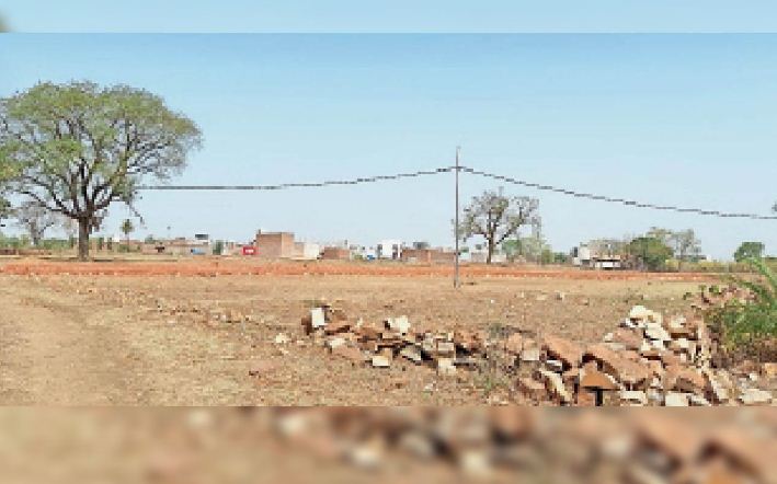 महमंद में अवैध प्लॉटिंग, कॉलोनीवासियों ने भूमि स्वामी के खिलाफ कराया एफआईआर महमंद में अवैध प्लॉटिंग, कॉलोनीवासियों ने भूमि स्वामी के खिलाफ कराया एफआईआर