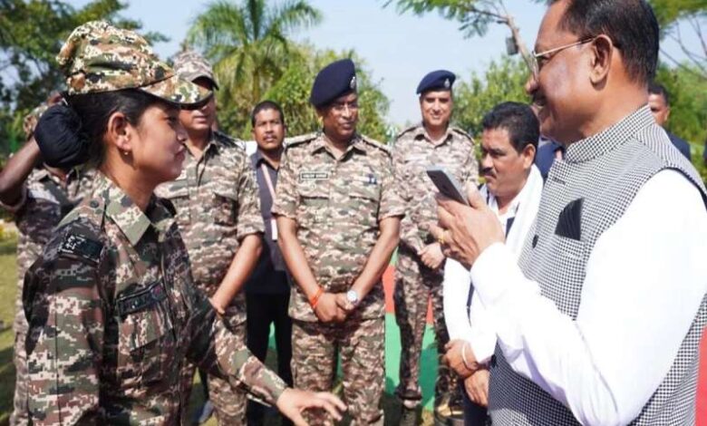 ‘घर आने पर चापड़ा चटनी खिलाएंगे’… जवान की मां ने दिया दिल छूने लेने वाला जवाब, मुख्यमंत्री साय ‘घर आने पर चापड़ा चटनी खिलाएंगे’… जवान की मां ने दिया दिल छूने लेने वाला जवाब, मुख्यमंत्री साय