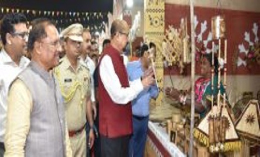 अपनी विरासत को सहेजते हुए छत्तीसगढ़ को अग्रणी राज्य बनाने का संकल्प लें-राज्यपाल रमेन डेका अपनी विरासत को सहेजते हुए छत्तीसगढ़ को अग्रणी राज्य बनाने का संकल्प लें-राज्यपाल रमेन डेका