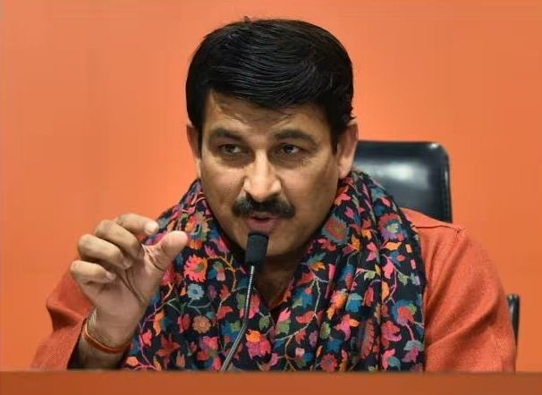 मनोज तिवारी का बड़ा हमला, दिल्लीवालों को 10 साल से मौत परोसा रही आप सरकार मनोज तिवारी का बड़ा हमला, दिल्लीवालों को 10 साल से मौत परोसा रही आप सरकार