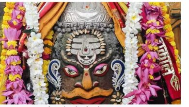 भस्मारती में सूर्य, चंद्र, त्रिपुंड और भांग से सजे बाबा महाकाल, गोवर्धन पूजन किया गया