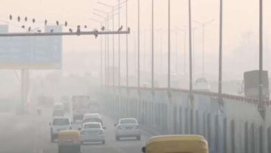 दिल्ली में वायु प्रदूषण का संकट, AQI 500 के पास, मौसम विभाग ने जारी किया हाई अलर्ट