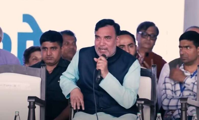 दिल्ली सरकार का बड़ा कदम, प्रदूषण से निपटने के लिए 588 पेट्रोलिंग टीम तैनात- गोपाल राय दिल्ली सरकार का बड़ा कदम, प्रदूषण से निपटने के लिए 588 पेट्रोलिंग टीम तैनात- गोपाल राय