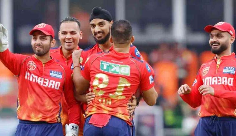 IPL 2025: पंजाब किंग्स ने रिटेन किए सिर्फ 2 खिलाड़ी, अब नीलामी में आएंगे बड़े नाम IPL 2025: पंजाब किंग्स ने रिटेन किए सिर्फ 2 खिलाड़ी, अब नीलामी में आएंगे बड़े नाम