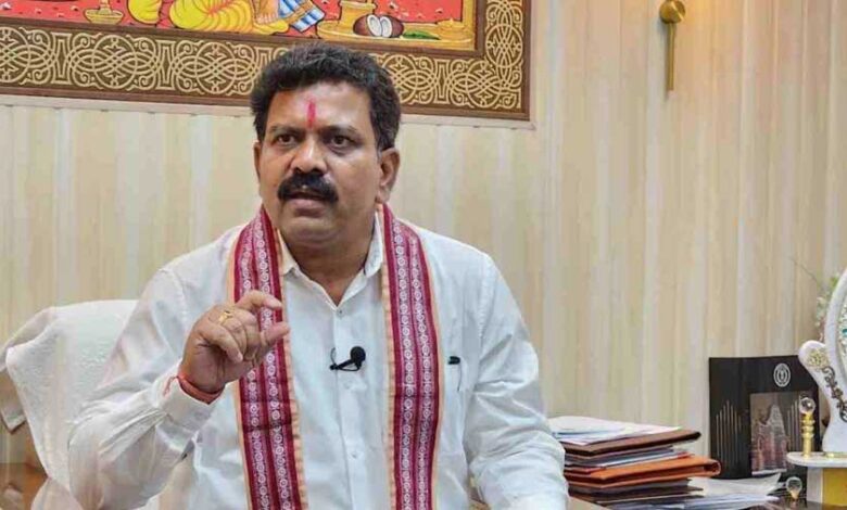 गृह मंत्री विजय शर्मा ने बस्तर ओलंपिक खेलकूद के आयोजन में युवा खिलाडियों से मुलाकात की गृह मंत्री विजय शर्मा ने बस्तर ओलंपिक खेलकूद के आयोजन में युवा खिलाडियों से मुलाकात की