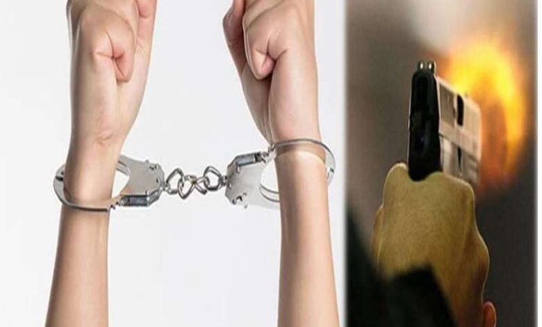 कनाडा के टोरंटो में म्यूजिक स्टूडियो के बाहर 100 राउंड की गोलीबारी, 23 गिरफ्तार कनाडा के टोरंटो में म्यूजिक स्टूडियो के बाहर 100 राउंड की गोलीबारी, 23 गिरफ्तार