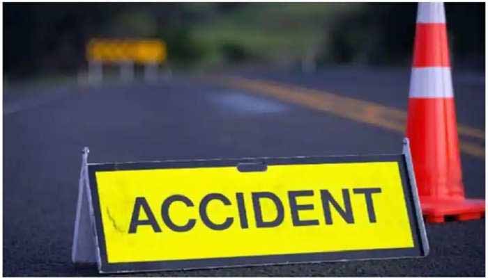 जगदलपुर में पिकअप और अज्ञात वाहन की टक्कर, 13 मजदूर घायल जगदलपुर में पिकअप और अज्ञात वाहन की टक्कर, 13 मजदूर घायल