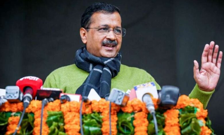 दिल्ली में अरविंद केजरीवाल का काफिला घेरा गया, AAP ने कहा- अगर कुछ हुआ तो… दिल्ली में अरविंद केजरीवाल का काफिला घेरा गया, AAP ने कहा- अगर कुछ हुआ तो…