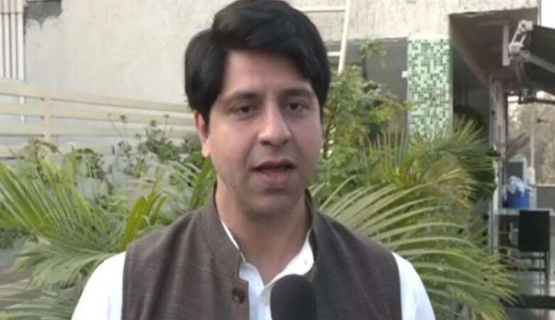 भाजपा प्रवक्ता शहजाद पूनावाला ने राहुल गांधी को वीआईपी मानसिकता वाला बताया भाजपा प्रवक्ता शहजाद पूनावाला ने राहुल गांधी को वीआईपी मानसिकता वाला बताया
