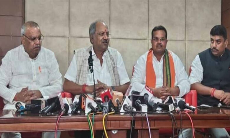 दक्षिण विधानसभा को पर्यटन स्थल समझती है कांग्रेस: अग्रवाल दक्षिण विधानसभा को पर्यटन स्थल समझती है कांग्रेस: अग्रवाल
