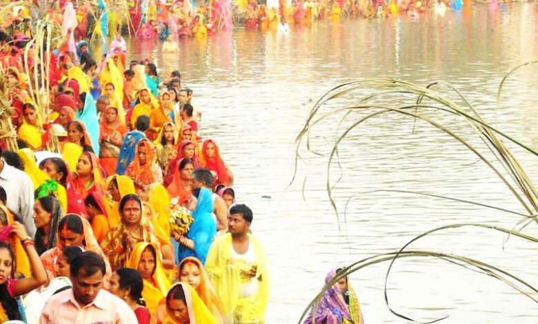 डेढ़ लाख श्रद्धालु डूबते सूर्य को अघ्र्य देकर करेंगे पूजा-आराधना डेढ़ लाख श्रद्धालु डूबते सूर्य को अघ्र्य देकर करेंगे पूजा-आराधना