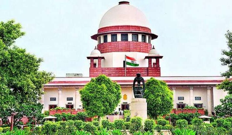 स्कूलों में कानूनी शिक्षा की अनिवार्यता पर सुप्रीम कोर्ट ने केंद्र को जारी किया नोटिस स्कूलों में कानूनी शिक्षा की अनिवार्यता पर सुप्रीम कोर्ट ने केंद्र को जारी किया नोटिस