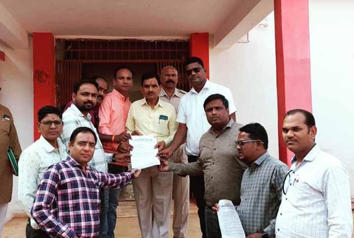 शिक्षक संघर्ष मोर्चा  ने वेतन विसंगति सहित विभिन्न मांगो के लिए सौपा ज्ञापन