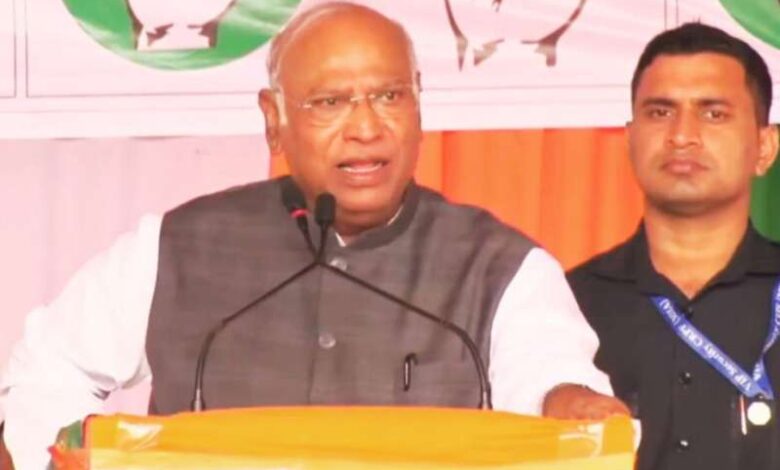 हिमाचल प्रदेश में कांग्रेस की सभी इकाइयां भंग 