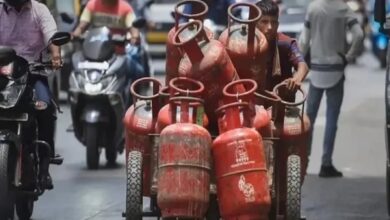 आम आदमी को महंगाई का झटका, 62 रुपए महंगा हुआ LPG सिलेंडर