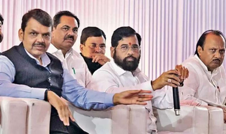 मायूस शिंदे, उत्साहित देवेंद्र और संशय में अजित: कल तय हो सकता है किसके हाथ होगी महाराष्ट्र की बागडोर मायूस शिंदे, उत्साहित देवेंद्र और संशय में अजित: कल तय हो सकता है किसके हाथ होगी महाराष्ट्र की बागडोर