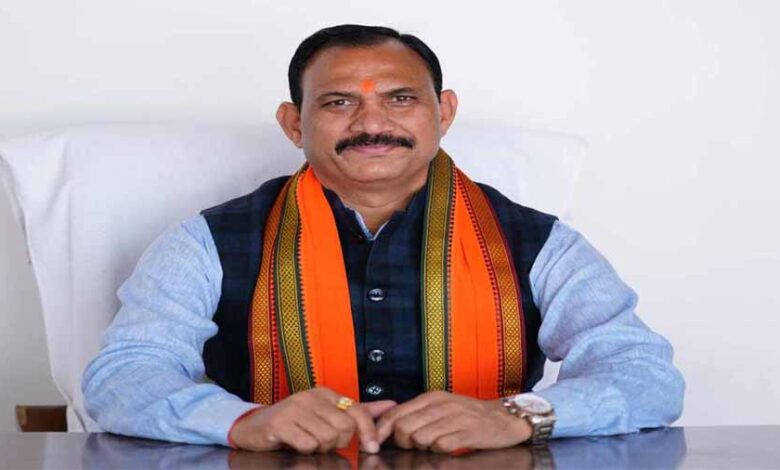BJP की जीत का मंत्री श्यामबिहारी ने किया दावा, बोले – डबल इंजन की सरकार में हो रहा विकास, भाजपा के साथ है जनता