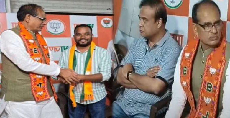 चुनाव से पहले झामुमो को बड़ा झटका, हेमंत के करीबी नेता ने थामा BJP का हाथ चुनाव से पहले झामुमो को बड़ा झटका, हेमंत के करीबी नेता ने थामा BJP का हाथ