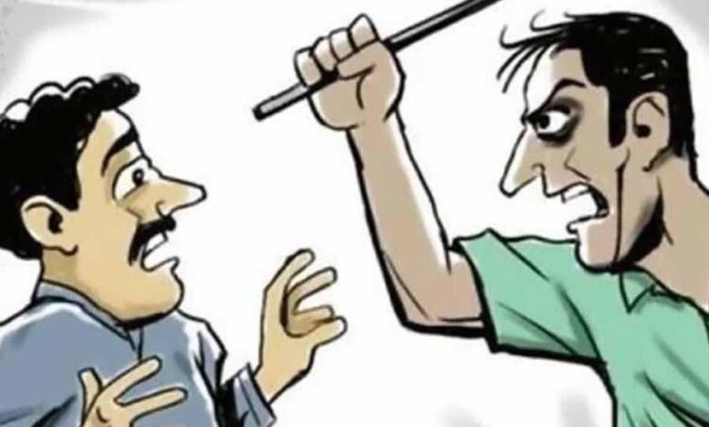 हिस्ट्रीशीटर ने लेन-देन के विवाद में इंटीरियर डिजाइनर को अपने घर बुलाकर पीटा हिस्ट्रीशीटर ने लेन-देन के विवाद में इंटीरियर डिजाइनर को अपने घर बुलाकर पीटा