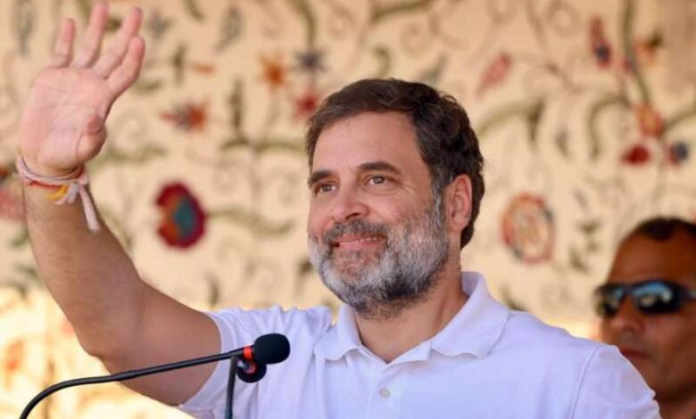 सीएम को जेल होती है पर अडाणी के खिलाफ नहीं होती कार्रवाई सीएम को जेल होती है पर अडाणी के खिलाफ नहीं होती कार्रवाई