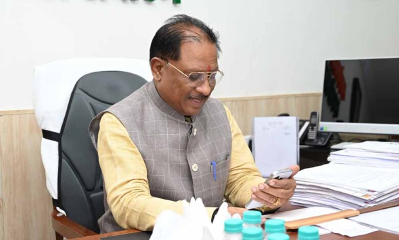 संघर्षों में पली बिटिया ने थामा बैडमिंटन का रैकेट तो मुख्यमंत्री ने दी शाबाशी, कहा- खूब आगे बढ़िये, हम आपके साथ हैं संघर्षों में पली बिटिया ने थामा बैडमिंटन का रैकेट तो मुख्यमंत्री ने दी शाबाशी, कहा- खूब आगे बढ़िये, हम आपके साथ हैं