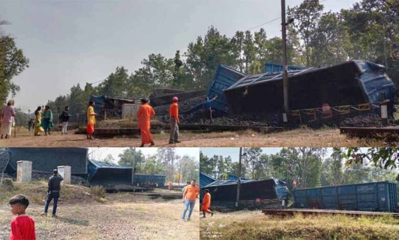 गौरेला-पेण्ड्रा मारवाही में बेपटरी हुई मालगाड़ी, इंजन सहित उतरे 23 डिब्बे गौरेला-पेण्ड्रा मारवाही में बेपटरी हुई मालगाड़ी, इंजन सहित उतरे 23 डिब्बे