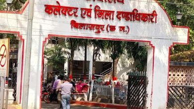 आरक्षित पटवारी कार्यालय की जमीन पर बना दी दुकानें, चहेतों को दे दी दुकानें, निगम और ग्राम पंचायत का कब्ज़ा