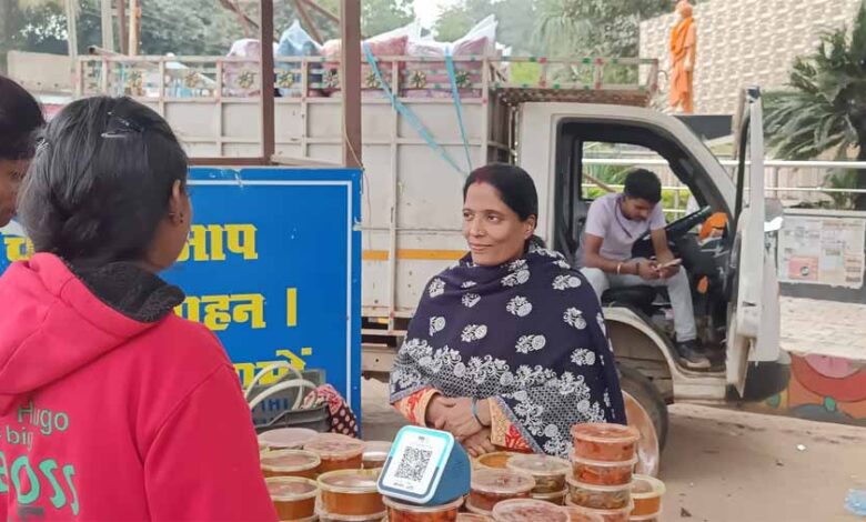 सिंगल मदर किरण गुप्ता के जीवन में महतारी वंदन योजना लाई सकारात्मक बदलाव सिंगल मदर किरण गुप्ता के जीवन में महतारी वंदन योजना लाई सकारात्मक बदलाव