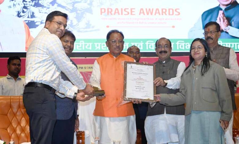 प्रधानमंत्री स्ट्रीट वेंडर्स आत्मनिर्भर निधि (पीएम स्वनिधि) योजना में धमतरी जिले को मिली सफलता प्रधानमंत्री स्ट्रीट वेंडर्स आत्मनिर्भर निधि (पीएम स्वनिधि) योजना में धमतरी जिले को मिली सफलता