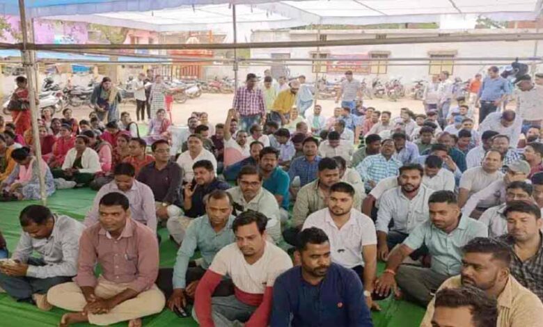 संविदा स्वास्थ्य कर्मचारी अपनी लंबित मांगों को लेकर लंबे समय से संघर्षरत, 19 दिसंबर को सभी जिलों में करेंगे प्रेस कॉन्फ्रेंस संविदा स्वास्थ्य कर्मचारी अपनी लंबित मांगों को लेकर लंबे समय से संघर्षरत, 19 दिसंबर को सभी जिलों में करेंगे प्रेस कॉन्फ्रेंस