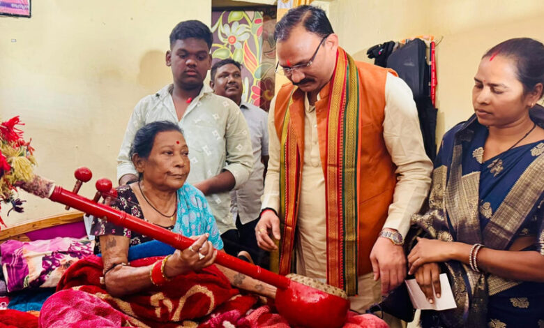 पद्मविभूषण तीजन बाई के इलाज में नहीं होनी चाहिए कोई कमी : मुख्यमंत्री साय ने दिए हैं निर्देश पद्मविभूषण तीजन बाई के इलाज में नहीं होनी चाहिए कोई कमी : मुख्यमंत्री साय ने दिए हैं निर्देश