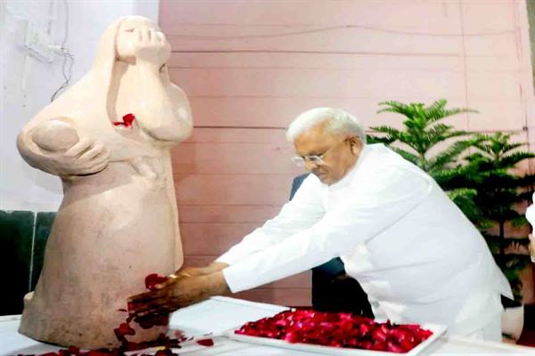 राज्यपाल पटेल भोपाल गैस त्रासदी श्रद्धांजलि सभा में हुए शामिल राज्यपाल पटेल भोपाल गैस त्रासदी श्रद्धांजलि सभा में हुए शामिल