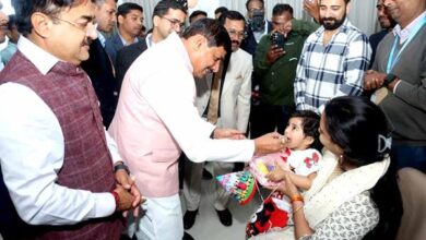 मुख्यमंत्री ने बच्चों को पल्स पोलियो की दवा पिलाकर शुरू किया अभियान
