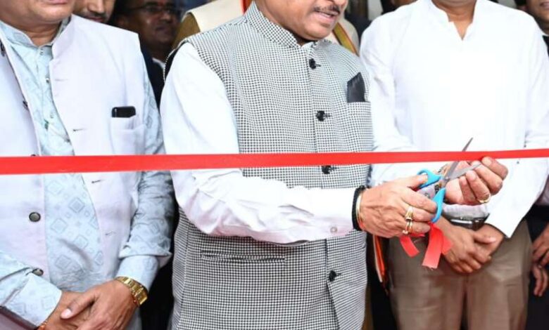 मुख्यमंत्री विष्णु देव साय ने रावतपुरा सरकार इंस्टीट्यूट ऑफ मेडिकल साइंसेस के नवीन भवन का किया लोकार्पण मुख्यमंत्री विष्णु देव साय ने रावतपुरा सरकार इंस्टीट्यूट ऑफ मेडिकल साइंसेस के नवीन भवन का किया लोकार्पण