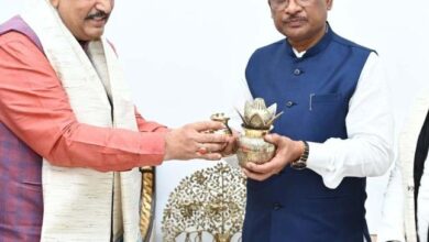 उत्तर प्रदेश के मुख्यमंत्री योगी आदित्यनाथ ने छत्तीसगढ़ के मुख्यमंत्री विष्णु देव साय के लिए भेजा महाकुंभ में शामिल होने का आमंत्रण