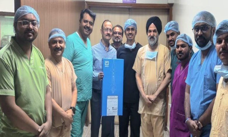 एसीआई के डॉक्टरों ने कोरोनरी धमनी में जमे कैल्शियम को डायमंड कोटेड ड्रिल डिवाइस की मदद से नसों के अंदर महीन चूर्ण के रूप में पीसकर निकाला