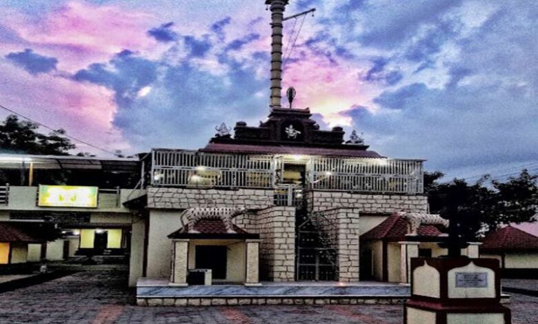 खुलेंगे अयप्पा मंदिर के पवित्र 18 द्वार, 41 दिन की कठोर तपस्या के बाद मिलता है दर्शन लाभ खुलेंगे अयप्पा मंदिर के पवित्र 18 द्वार, 41 दिन की कठोर तपस्या के बाद मिलता है दर्शन लाभ