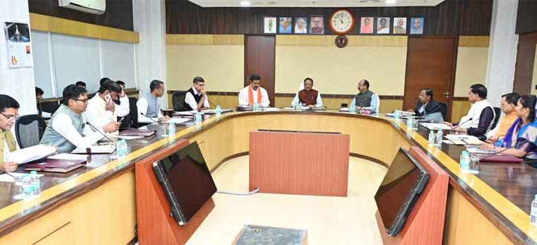 मुख्यमंत्री विष्णु देव साय की अध्यक्षता में मंत्रालय, महानदी भवन में कैबिनेट की बैठक मुख्यमंत्री विष्णु देव साय की अध्यक्षता में मंत्रालय, महानदी भवन में कैबिनेट की बैठक