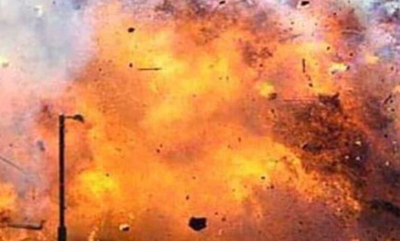 नारायणपुर में IED ब्लास्ट, 2 जवान घायल, सड़क निर्माण की सुरक्षा में लगे थे, मौके से निकालकर लाया जा रहा अस्पताल नारायणपुर में IED ब्लास्ट, 2 जवान घायल, सड़क निर्माण की सुरक्षा में लगे थे, मौके से निकालकर लाया जा रहा अस्पताल