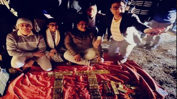भोपाल के बाहर भी है पूर्व सिपाही सौरभ शर्मा का कालेधन का कारोबार भोपाल के बाहर भी है पूर्व सिपाही सौरभ शर्मा का कालेधन का कारोबार